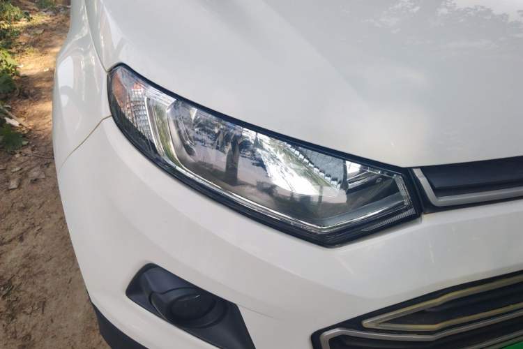 Used Ford EcoSport 2013 1.5L Automatic Fashion Model Right Front Headlight