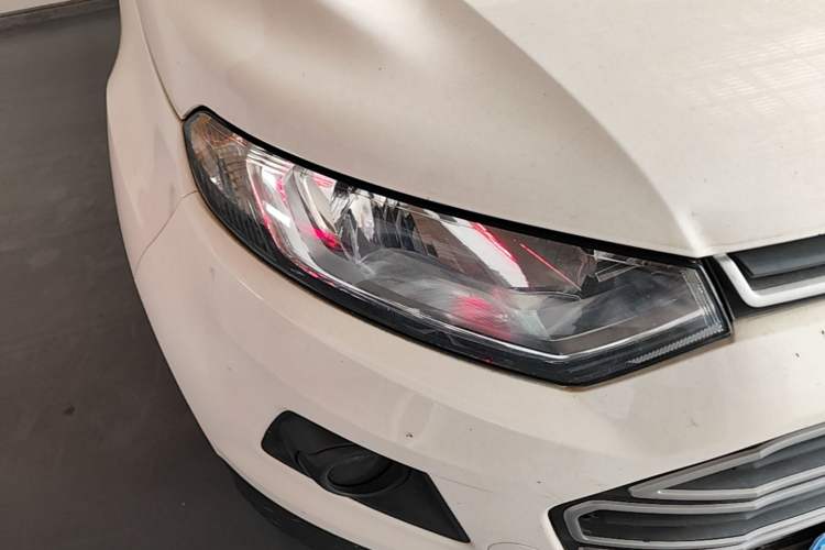 Used Ford EcoSport 2013 1.5L Manual Fashion Model Right Front Headlight