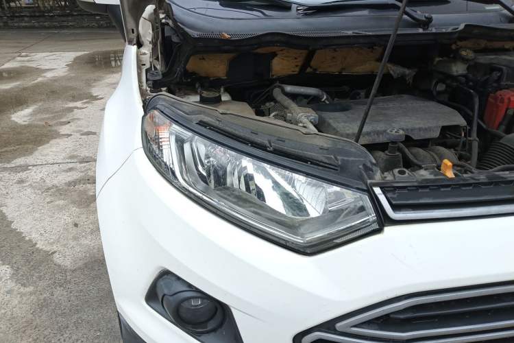 Used Ford EcoSport 2013 1.5L Manual Fashion Model Right Front Headlight