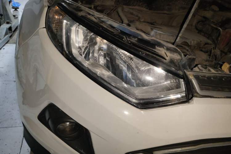 Used Ford EcoSport 2013 1.5L Automatic Fashion Model Right Front Headlight