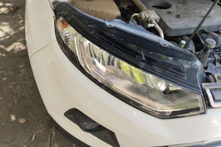 Used Ford EcoSport 2013 1.5L Automatic Fashion Model Right Front Headlight