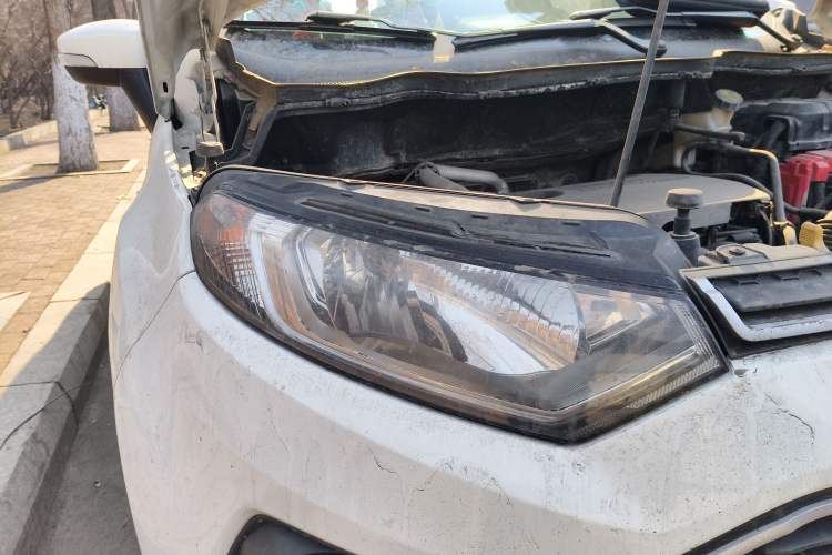 Used Ford EcoSport 2013 1.5L Automatic Fashion Model Right Front Headlight