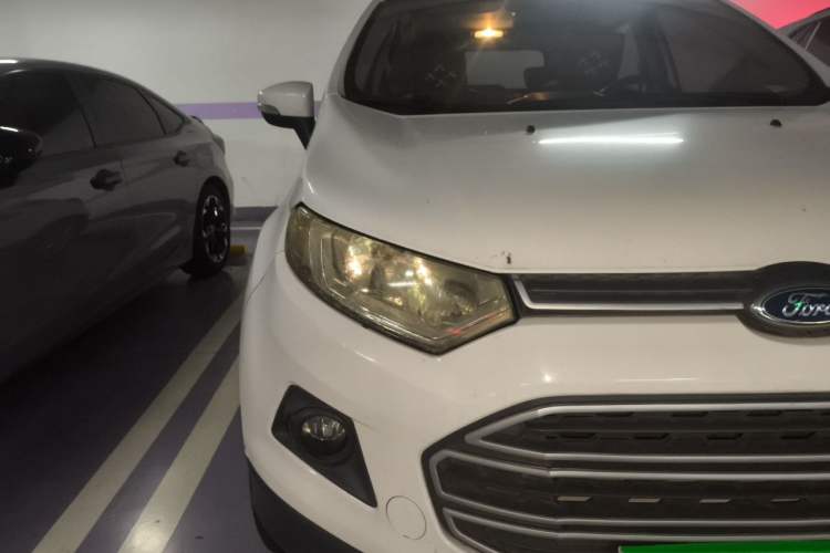 Used Ford EcoSport 2013 1.5L Automatic Fashion Model Right Front Headlight