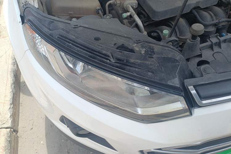Used Ford EcoSport 2013 1.5L Automatic Fashion Model Right Front Headlight