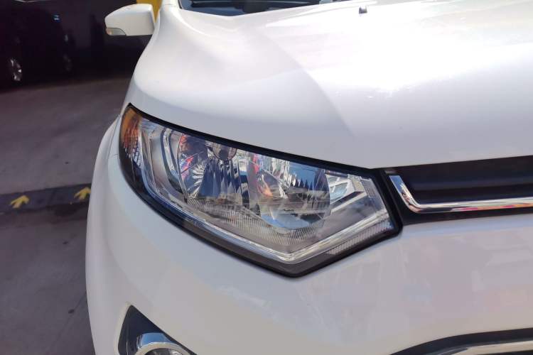 Used Ford EcoSport 2013 1.5L Automatic Prestige Model Right Front Headlight