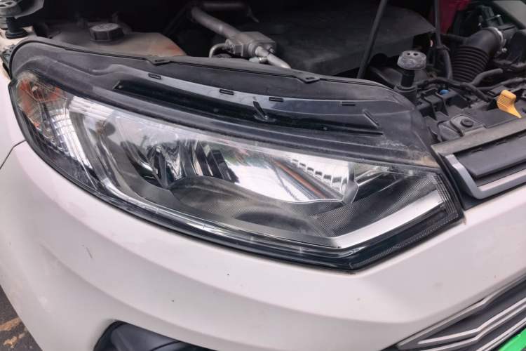 Used Ford EcoSport 2013 1.5L Manual Fashion Model Right Front Headlight