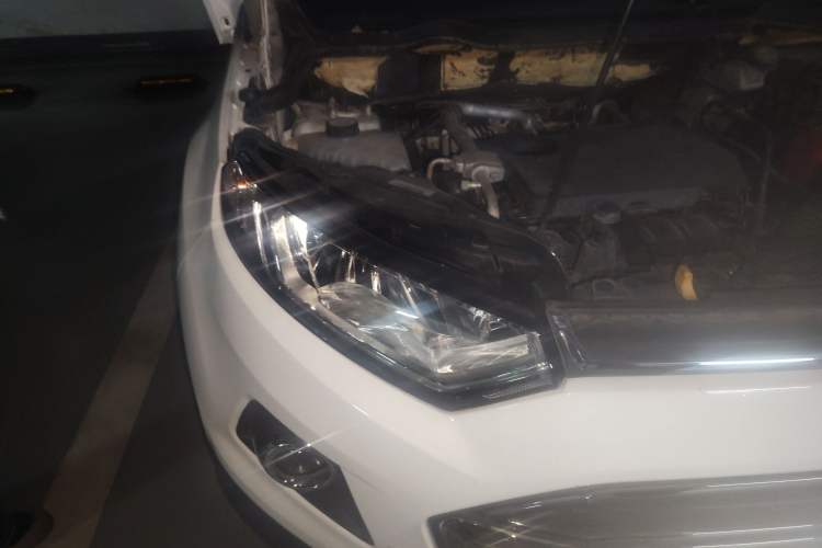 Used Ford EcoSport 2013 1.5L Manual Luxury Model Right Front Headlight