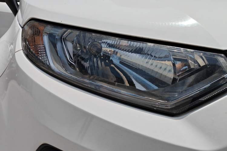 Used Ford EcoSport 2013 1.5L Automatic Prestige Model Right Front Headlight