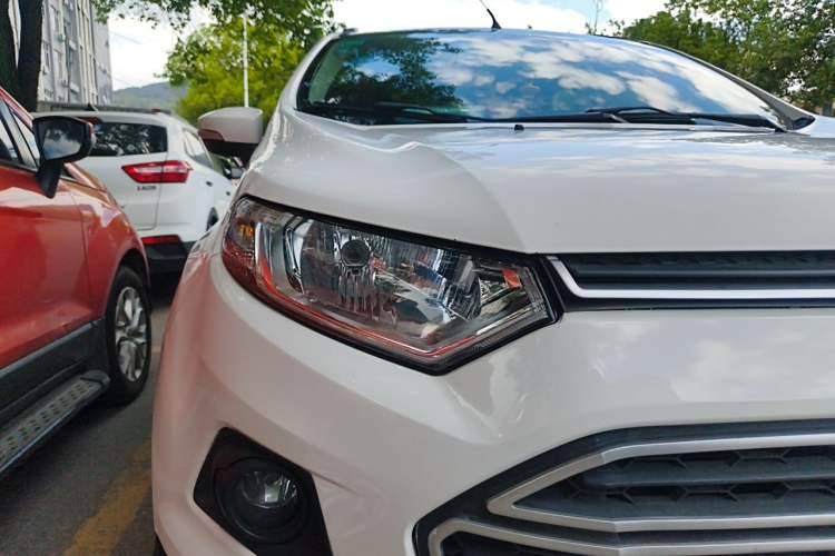 Used Ford EcoSport 2013 1.5L Automatic Fashion Model Right Front Headlight