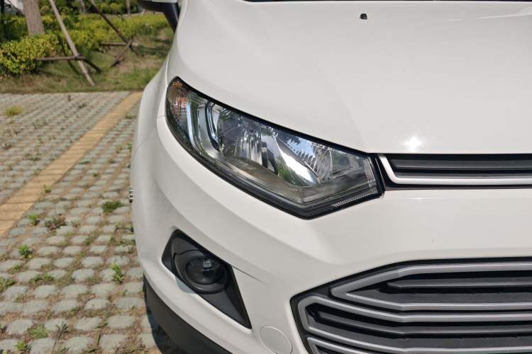 Used Ford EcoSport 2013 1.5L Automatic Fashion Model Right Front Headlight
