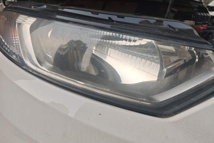 Used Ford EcoSport 2013 1.5L Automatic Prestige Model Right Front Headlight