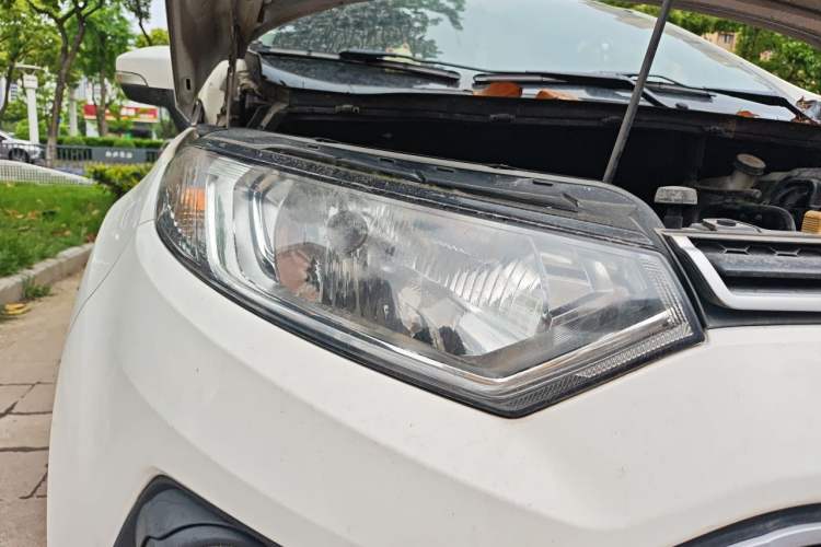 Used Ford EcoSport 2013 1.5L Automatic Fashion Model Right Front Headlight