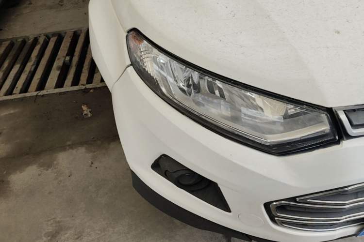 Used Ford EcoSport 2013 1.5L Automatic Fashion Model Right Front Headlight