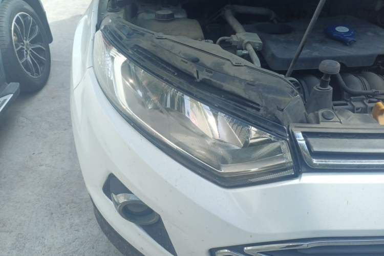 Used Ford EcoSport 2013 1.5L Automatic Prestige Model Right Front Headlight