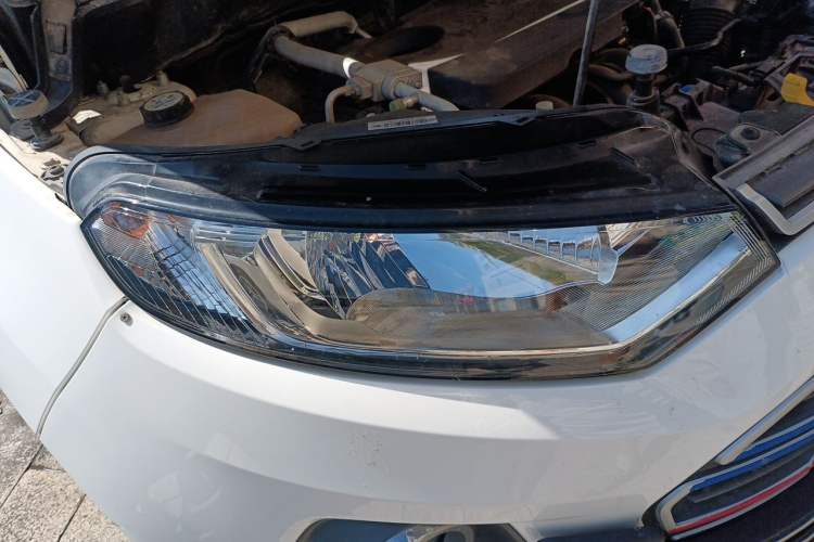 Used Ford EcoSport 2013 1.5L Automatic Fashion Model Right Front Headlight