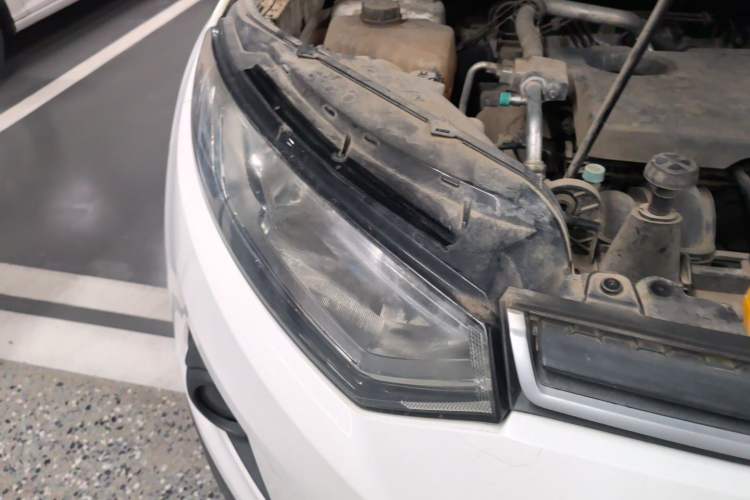 Used Ford EcoSport 2013 1.5L Automatic Fashion Model Right Front Headlight
