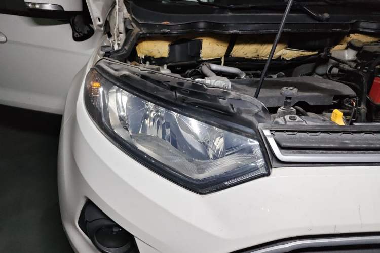 Used Ford EcoSport 2013 1.5L Automatic Fashion Model Right Front Headlight