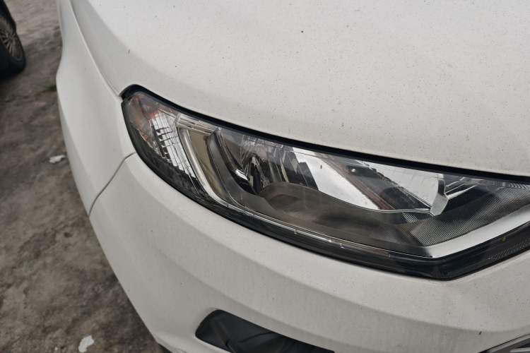 Used Ford EcoSport 2013 1.5L Automatic Fashion Model Right Front Headlight