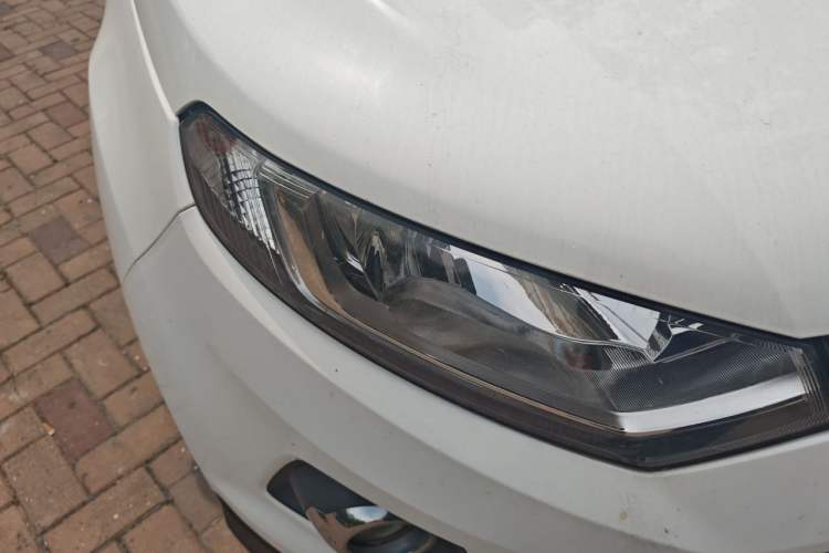 Used Ford EcoSport 2013 1.5L Automatic Prestige Model Right Front Headlight