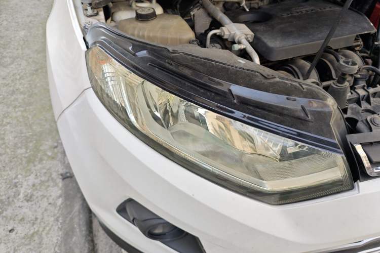 Used Ford EcoSport 2013 1.5L Automatic Fashion Model Right Front Headlight