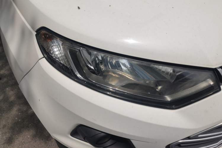 Used Ford EcoSport 2013 1.5L Automatic Fashion Model Right Front Headlight