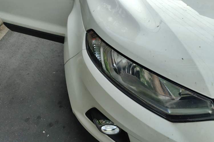 Used Ford EcoSport 2013 1.5L Automatic Prestige Model Right Front Headlight