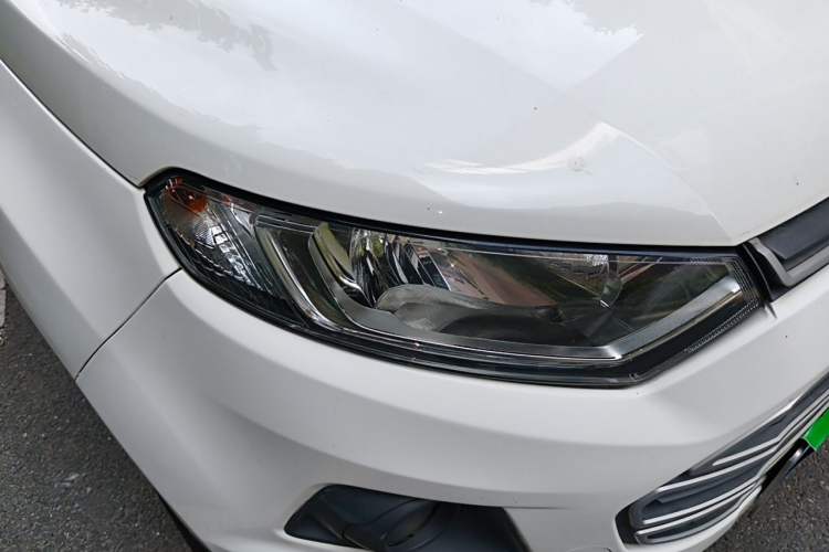 Used Ford EcoSport 2013 1.5L Automatic Fashion Model Right Front Headlight