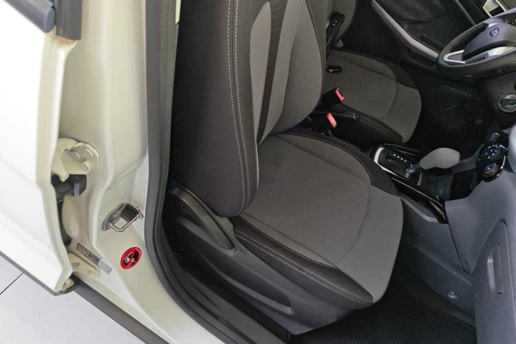 Used Ford EcoSport 2013 1.5L Automatic Fashion Model Right Front Seat