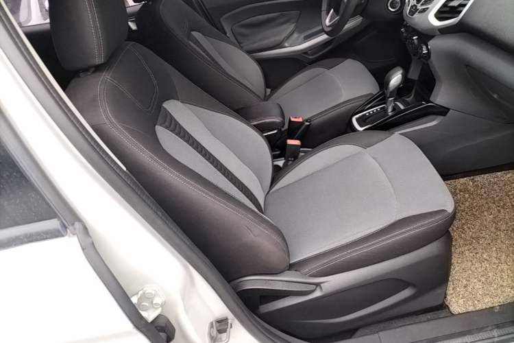 Used Ford EcoSport 2013 1.5L Automatic Fashion Model Right Front Seat