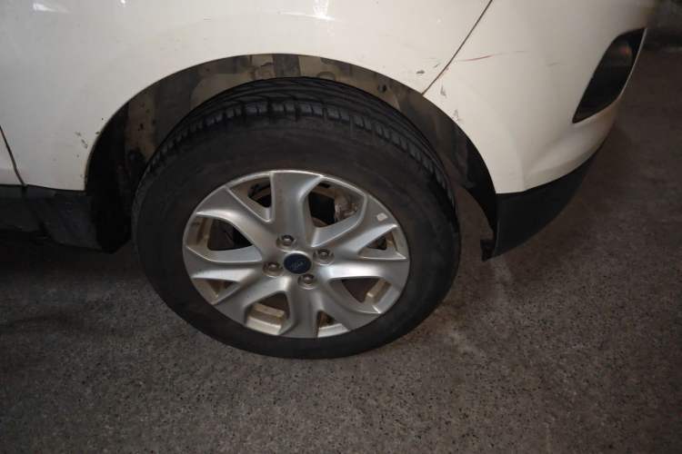 Used Ford EcoSport 2013 1.5L Automatic Fashion Model Right Front Wheel Hub