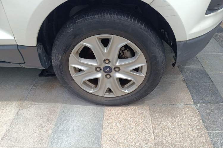 Used Ford EcoSport 2013 1.5L Automatic Fashion Model Right Front Wheel Hub