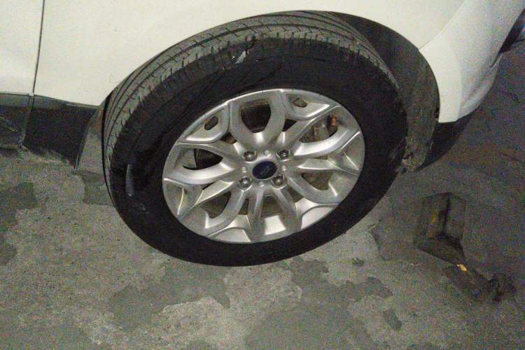 Used Ford EcoSport 2013 1.5L Manual Luxury Model Right Front Wheel Hub