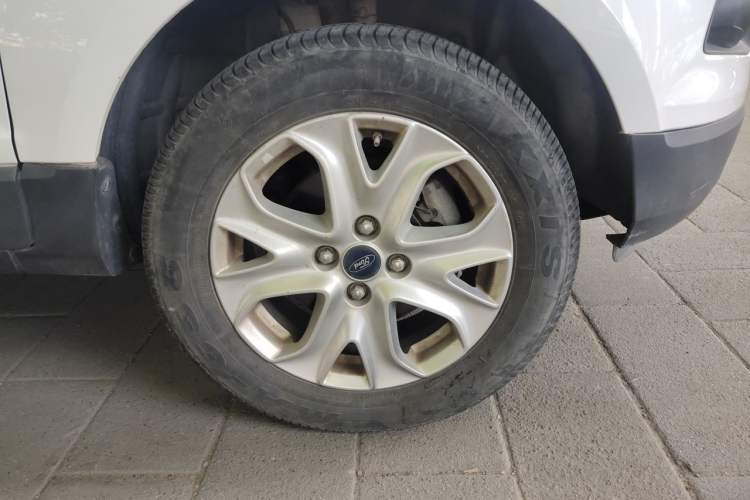 Used Ford EcoSport 2013 1.5L Automatic Fashion Model Right Front Wheel Hub