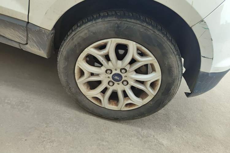 Used Ford EcoSport 2013 1.5L Automatic Prestige Model Right Front Wheel Hub