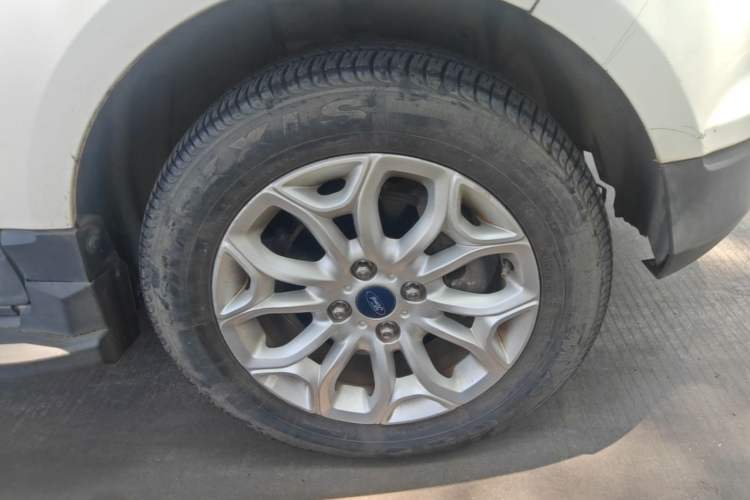 Used Ford EcoSport 2013 1.5L Automatic Prestige Model Right Front Wheel Hub
