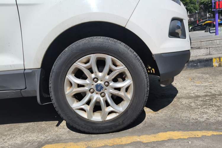 Used Ford EcoSport 2013 1.5L Automatic Prestige Model Right Front Wheel Hub
