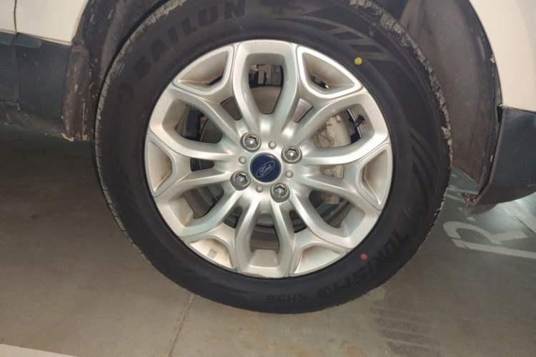Used Ford EcoSport 2013 1.5L Automatic Prestige Model Right Front Wheel Hub
