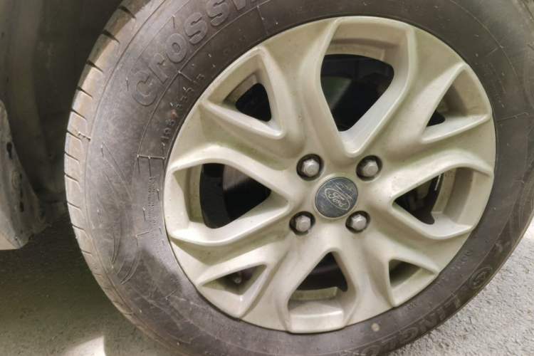 Used Ford EcoSport 2013 1.5L Manual Comfort Model Right Front Wheel Hub