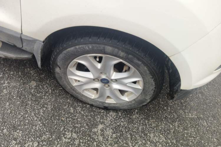 Used Ford EcoSport 2013 1.5L Automatic Fashion Model Right Front Wheel Hub