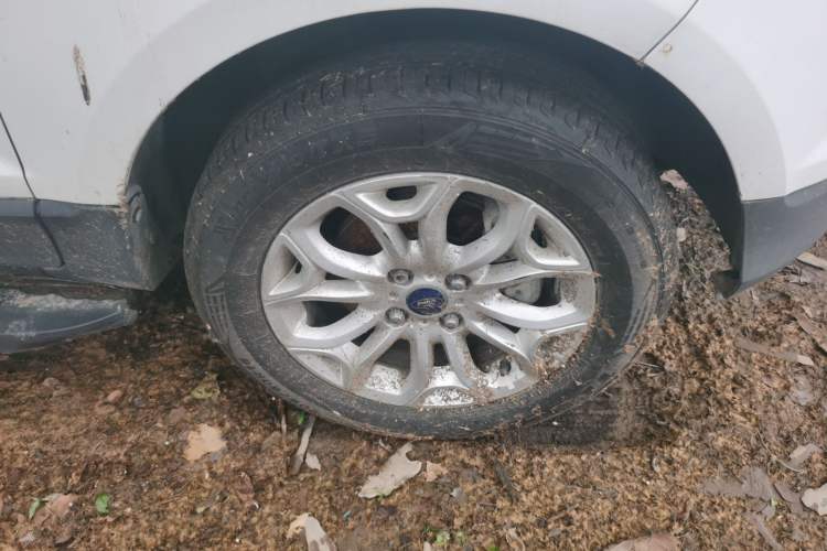 Used Ford EcoSport 2013 1.5L Automatic Prestige Model Right Front Wheel Hub