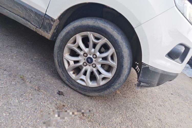 Used Ford EcoSport 2013 1.5L Automatic Prestige Model Right Front Wheel Hub