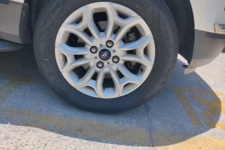 Used Ford EcoSport 2013 1.5L Automatic Prestige Model Right Front Wheel Hub