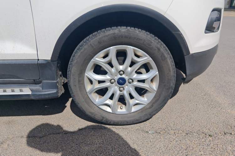 Used Ford EcoSport 2013 1.0L GTDi Manual Luxury Model Right Front Wheel Hub