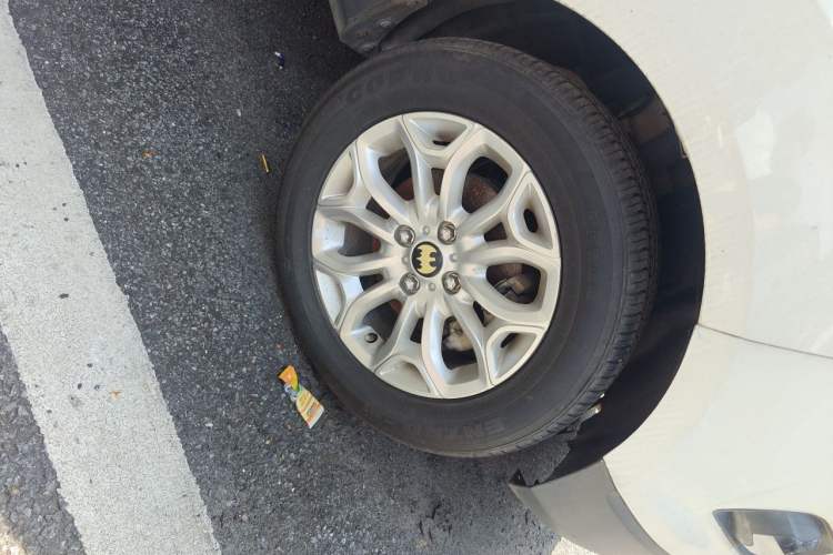 Used Ford EcoSport 2013 1.5L Automatic Prestige Model Right Front Wheel Hub