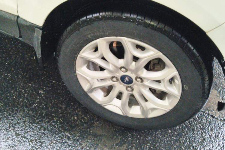 Used Ford EcoSport 2013 1.5L Manual Luxury Model Right Front Wheel Hub