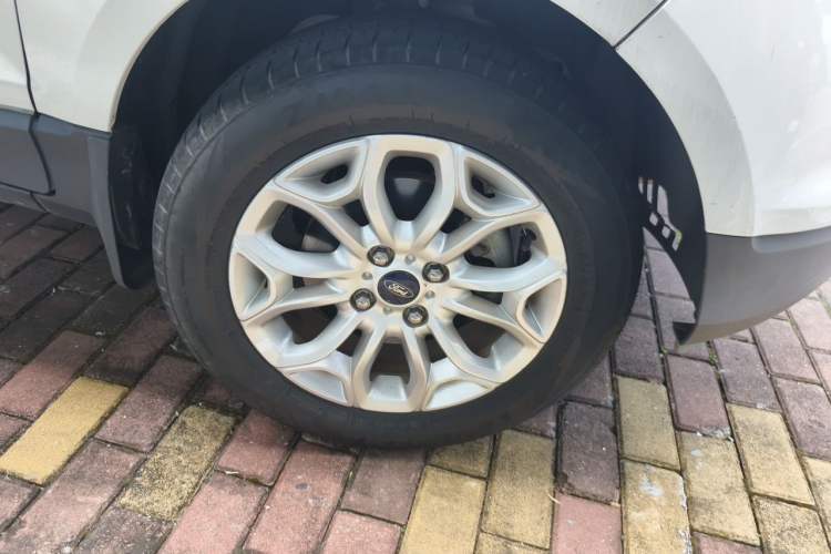 Used Ford EcoSport 2013 1.5L Automatic Prestige Model Right Front Wheel Hub