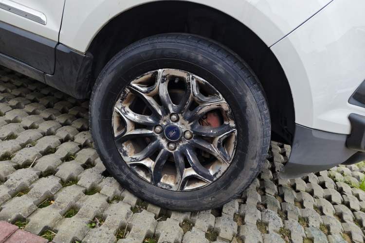 Used Ford EcoSport 2013 1.5L Automatic Fashion Model Right Front Wheel Hub