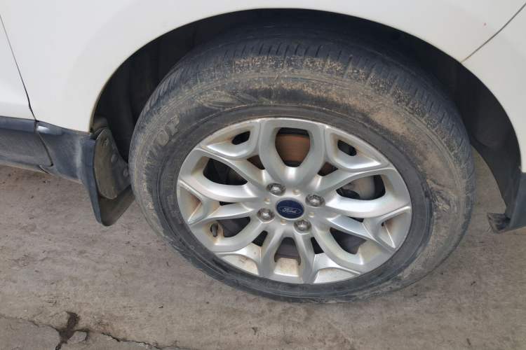 Used Ford EcoSport 2013 1.5L Manual Luxury Model Right Front Wheel Hub