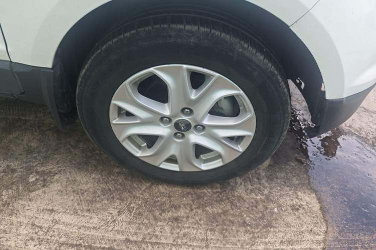 Used Ford EcoSport 2013 1.5L Automatic Fashion Model Right Front Wheel Hub