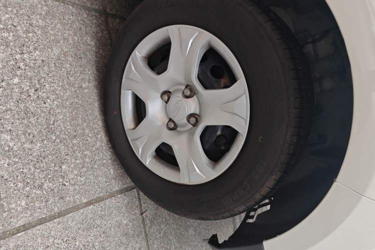 Used Ford EcoSport 2013 1.5L Manual Comfort Model Right Front Wheel Hub